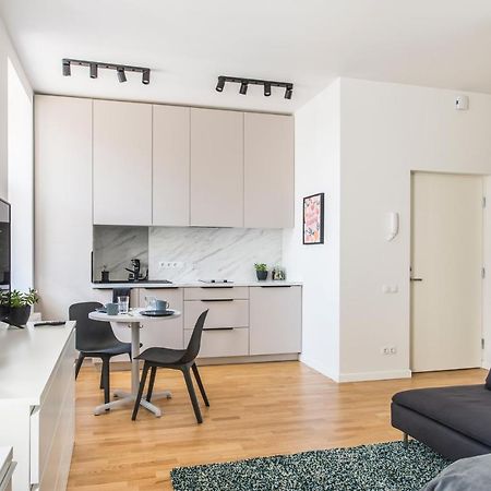 Cozy Modern Studio - Great For Short Trips Riga Exterior photo