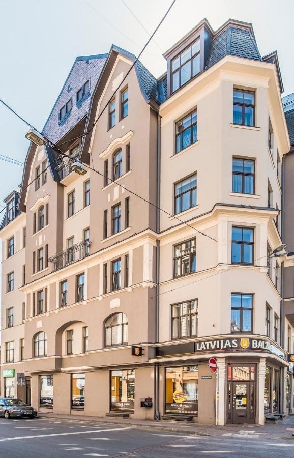 Cozy Modern Studio - Great For Short Trips Riga Exterior photo