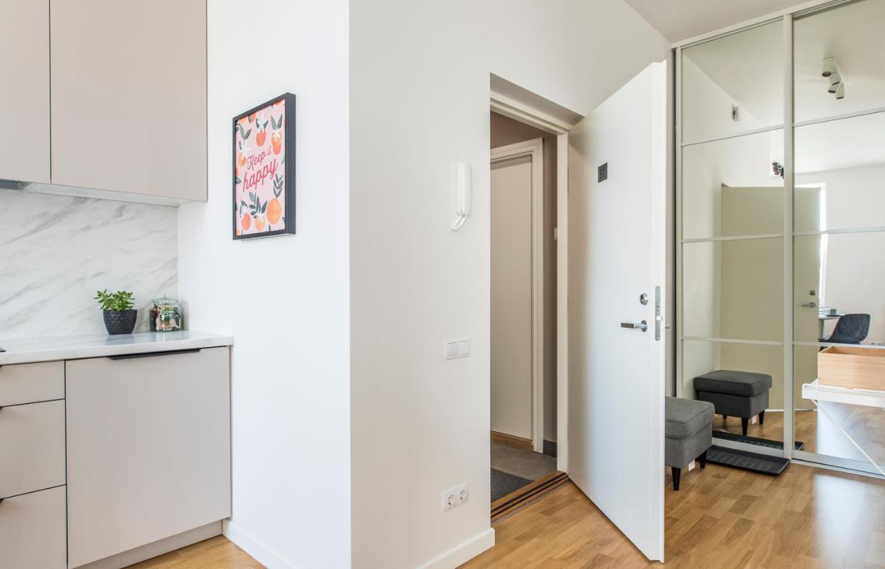 Cozy Modern Studio - Great For Short Trips Riga Exterior photo